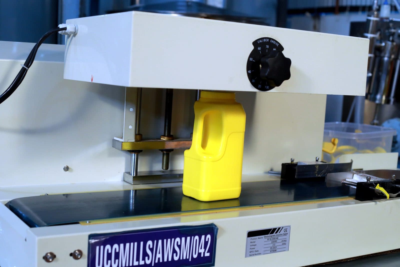 The wad-sealing machine that makes every cap leak-proof and tamper-proof.