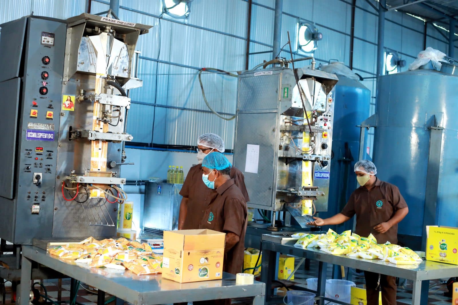 The automatic pouch-filling machine